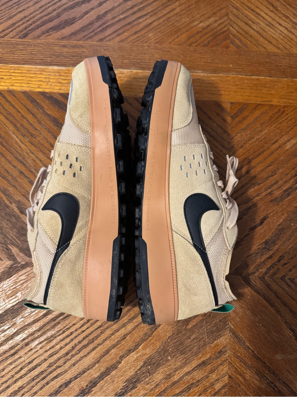 Nike Men’s Tan Sneakers with Black Swoosh - Picture 2 of 8
